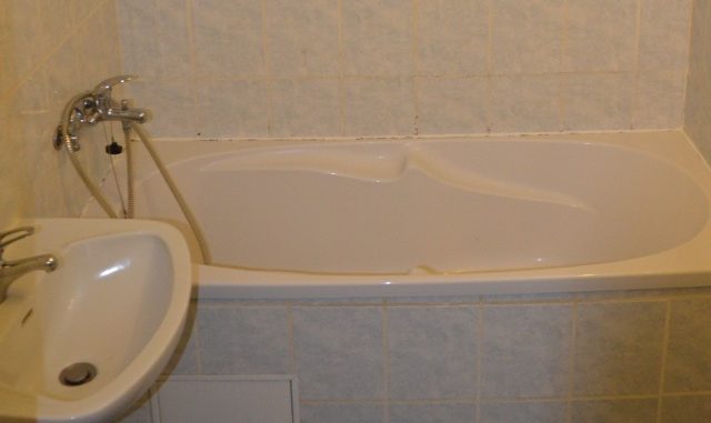 Rekonstrukce malé koupelny a wc v paneláku 
